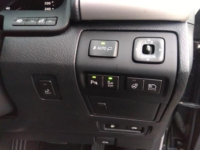 TOYOTA LEXUS LS600HL 2012 Image 31