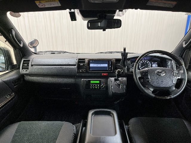 TOYOTA HIACE VAN 2WD 2022 Image 31