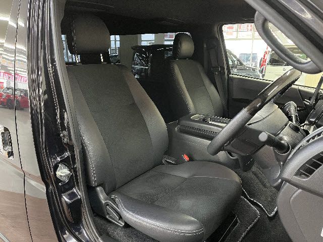 TOYOTA HIACE VAN 2WD 2022 Image 31