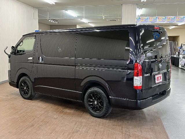 TOYOTA HIACE VAN 2WD 2022 Image 31