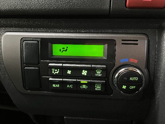 TOYOTA HIACE VAN 2WD 2022 Image 31