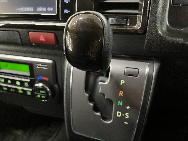 TOYOTA HIACE VAN 2WD 2022 Image 31