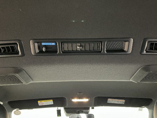 TOYOTA HIACE VAN 2WD 2022 Image 31