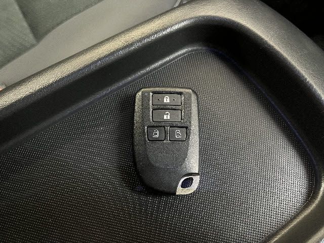 TOYOTA HIACE VAN 2WD 2022 Image 31