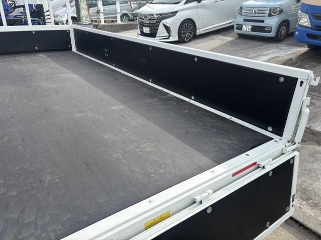 MITSUBISHI CANTER 2025 Image 31