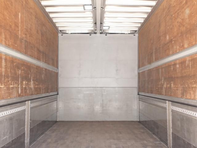 NISSAN DIESEL QUON 2017 Image 31