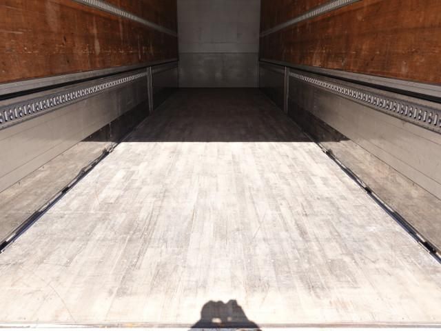 NISSAN DIESEL QUON 2017 Image 31