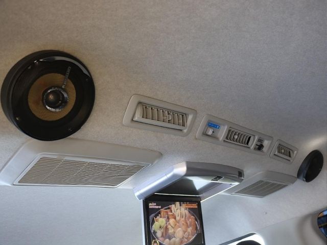 TOYOTA HIACE WAGON 4WD 2017 Image 31