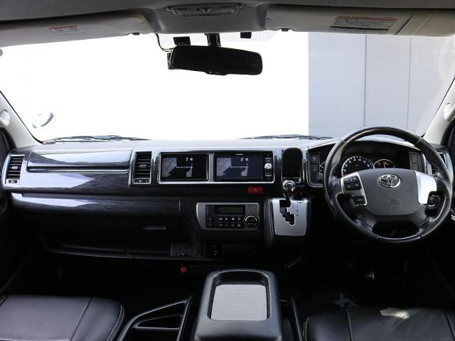 TOYOTA HIACE WAGON 4WD 2017 Image 31