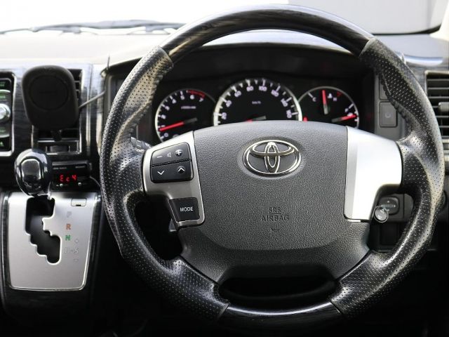 TOYOTA HIACE WAGON 4WD 2017 Image 31