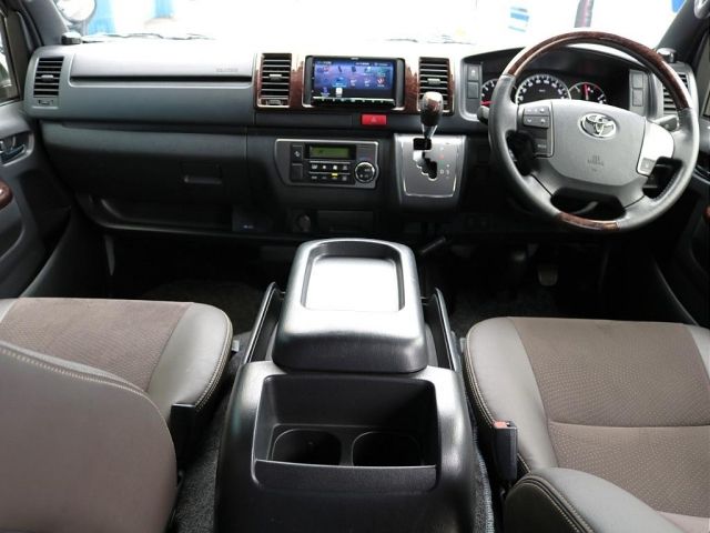 TOYOTA HIACE VAN 2WD 2018 Image 31