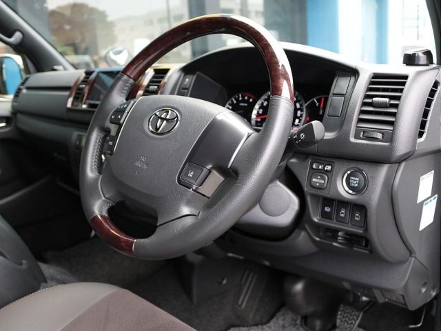 TOYOTA HIACE VAN 2WD 2018 Image 31