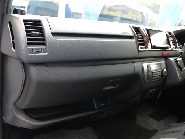 TOYOTA HIACE VAN 2WD 2018 Image 31