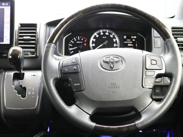 TOYOTA HIACE VAN 2WD 2021 Image 31