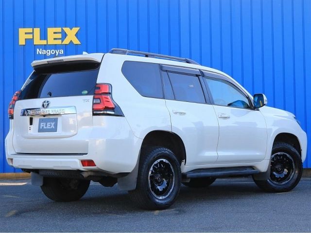 TOYOTA LANDCRUISER PRADO 2019 Image 31