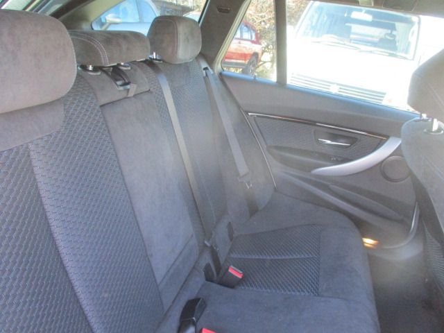 BMW 3SERIES SEDAN 2017 Image 31