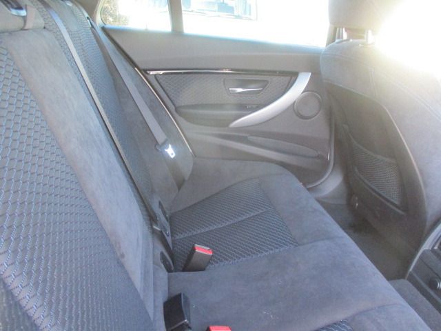 BMW 3SERIES SEDAN 2017 Image 31