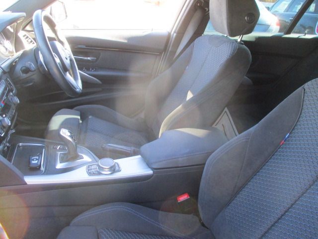 BMW 3SERIES SEDAN 2017 Image 31