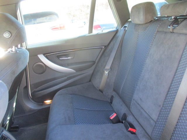 BMW 3SERIES SEDAN 2017 Image 31