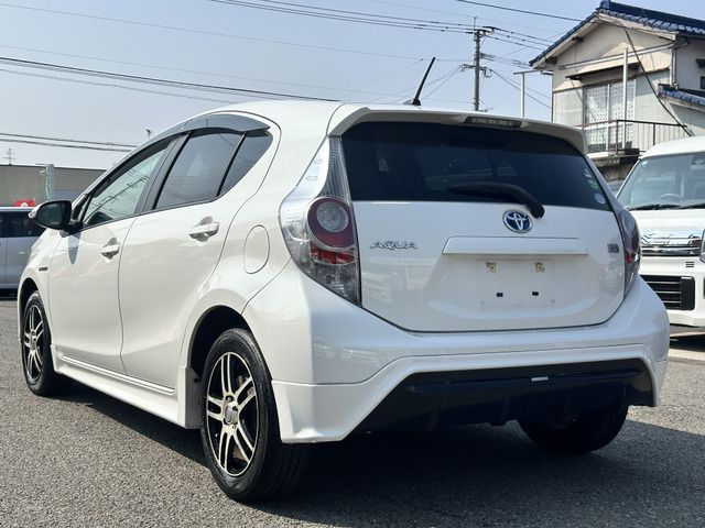 TOYOTA AQUA 2013 Image 31