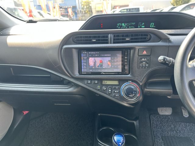 TOYOTA AQUA 2013 Image 31