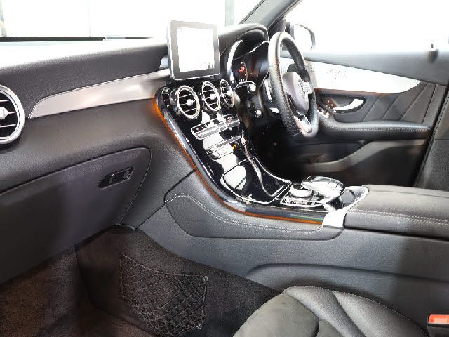 MERCEDES BENZ GLC CL 2018 Image 31