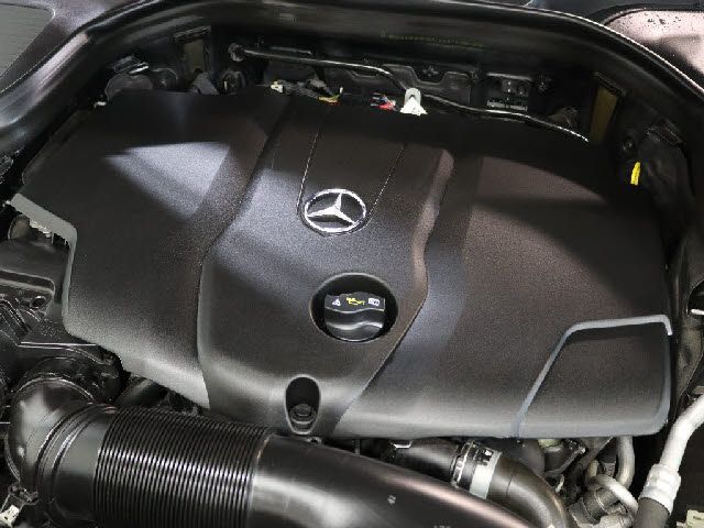 MERCEDES BENZ GLC CL 2018 Image 31