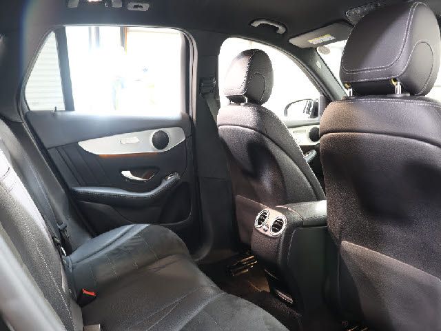 MERCEDES BENZ GLC CL 2018 Image 31