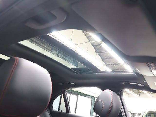 MERCEDES BENZ MERCEDES AMG C CLASS 2019 Image 31