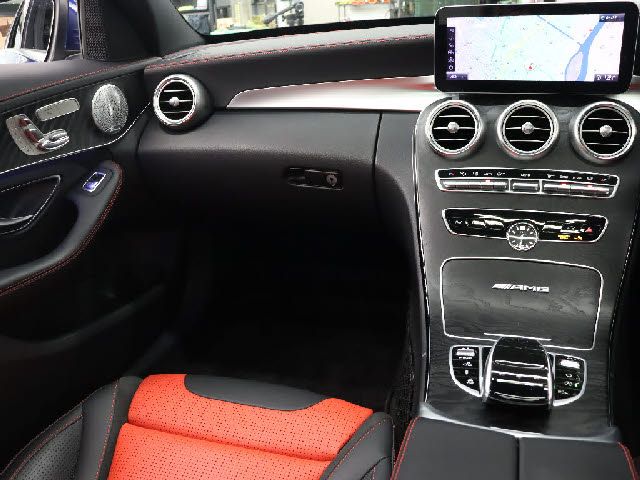 MERCEDES BENZ MERCEDES AMG C CLASS 2019 Image 31
