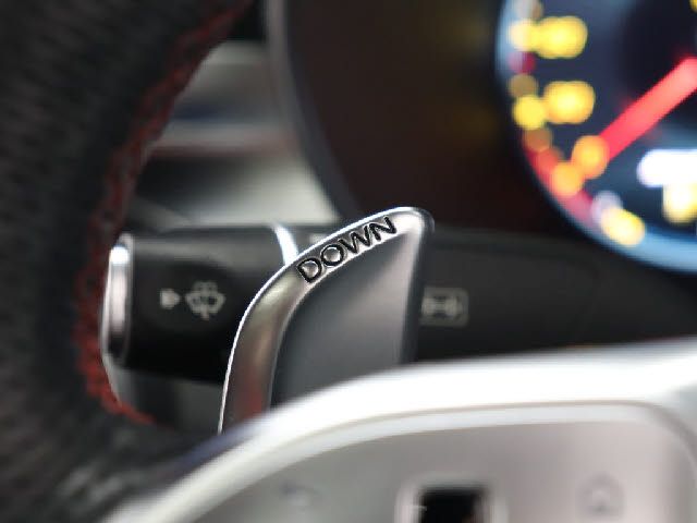 MERCEDES BENZ MERCEDES AMG C CLASS 2019 Image 31