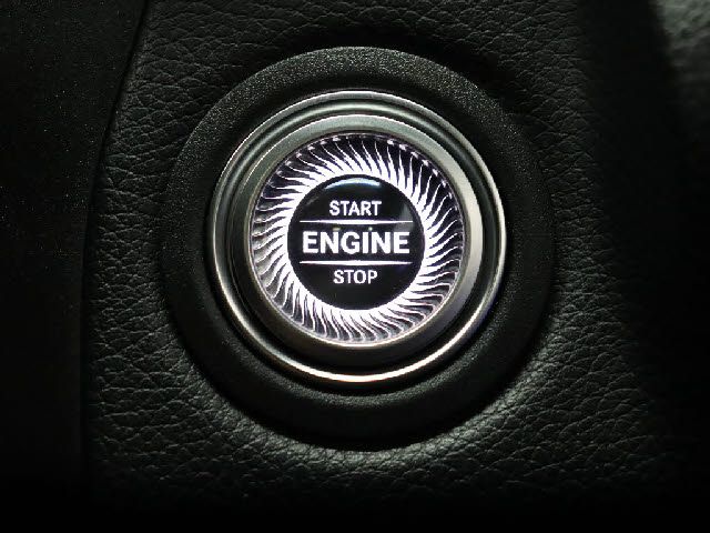 MERCEDES BENZ MERCEDES AMG C CLASS 2019 Image 31