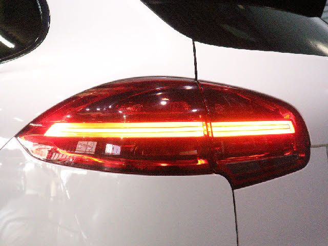 PORSCHE CAYENNE 2016 Image 31