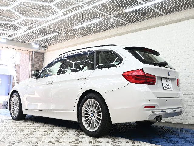 BMW 3SERIES TOURING 2018 Image 31