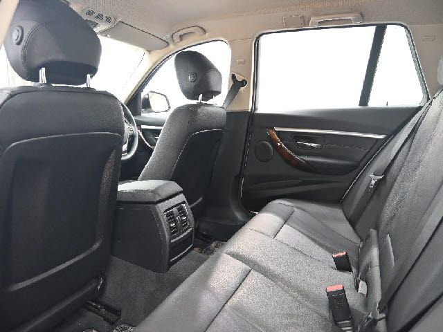 BMW 3SERIES TOURING 2018 Image 31