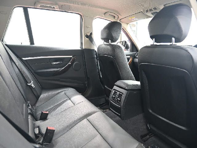 BMW 3SERIES TOURING 2018 Image 31