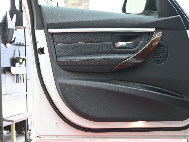 BMW 3SERIES TOURING 2018 Image 31