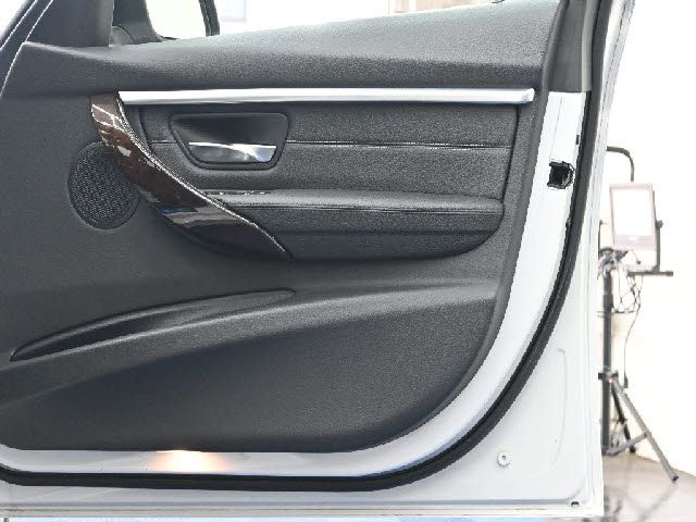 BMW 3SERIES TOURING 2018 Image 31