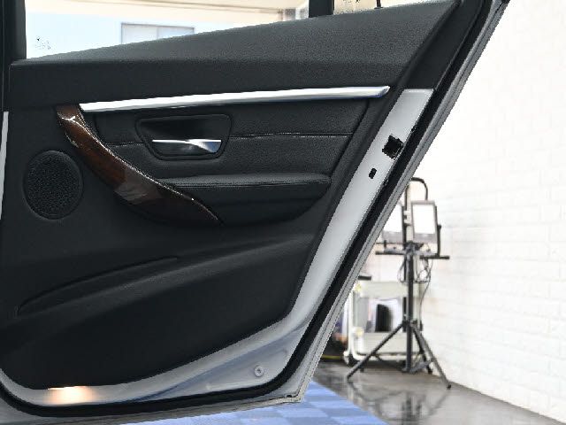 BMW 3SERIES TOURING 2018 Image 31