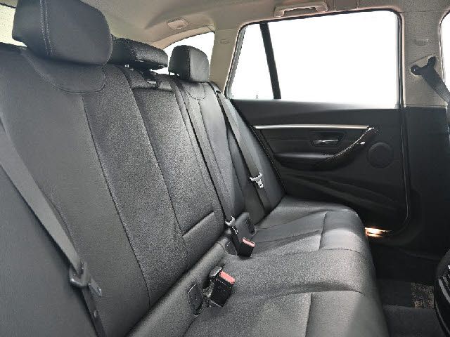 BMW 3SERIES TOURING 2018 Image 31