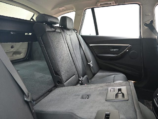 BMW 3SERIES TOURING 2018 Image 31