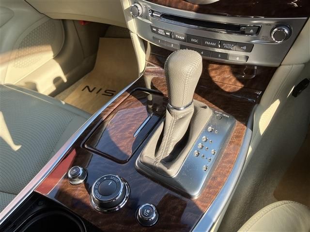 NISSAN FUGA HYBRID 2019 Image 31