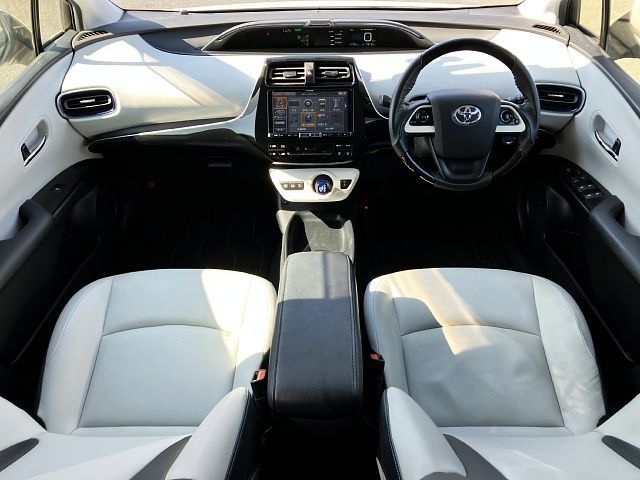 TOYOTA PRIUS 2016 Image 31