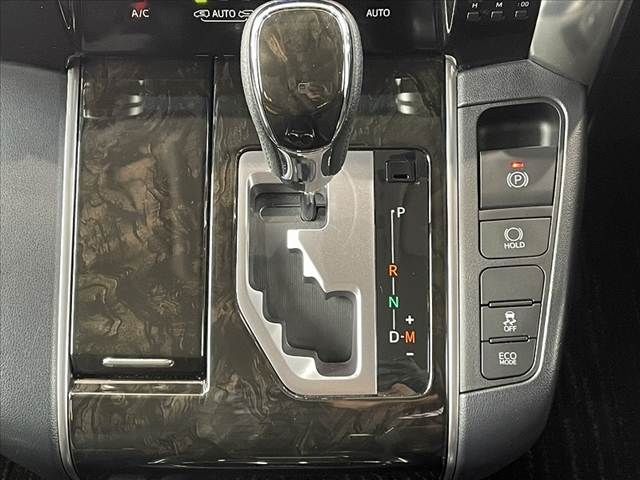 TOYOTA VELLFIRE 2015 Image 31