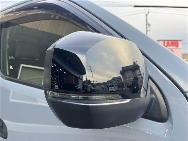 NISSAN NV350 CARAVAN 2021 Image 31