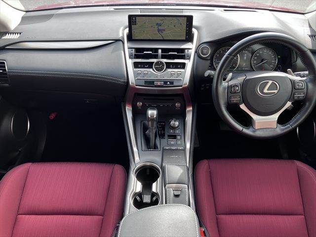 TOYOTA LEXUS NX300 2017 Image 31