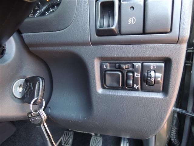 SUZUKI JIMNY 4WD 2015 Image 31