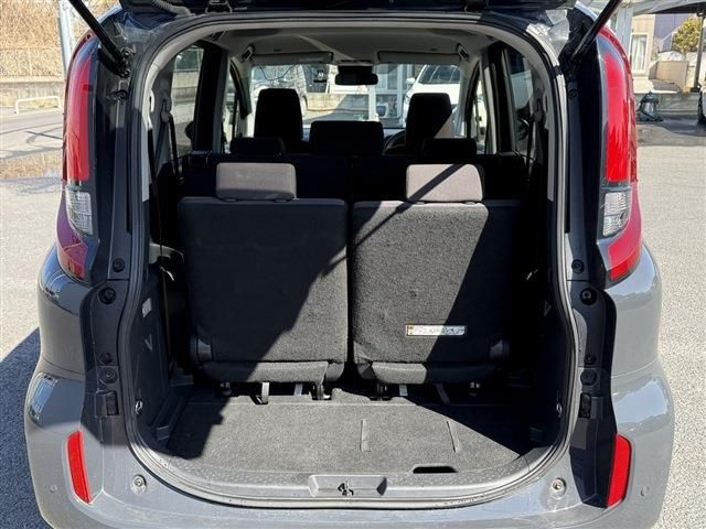 TOYOTA SIENTA HYBRID 2023 Image 31