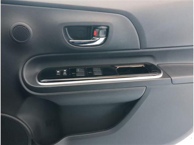 TOYOTA AQUA 2017 Image 31