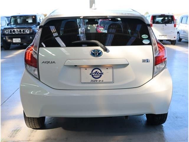 TOYOTA AQUA 2017 Image 31